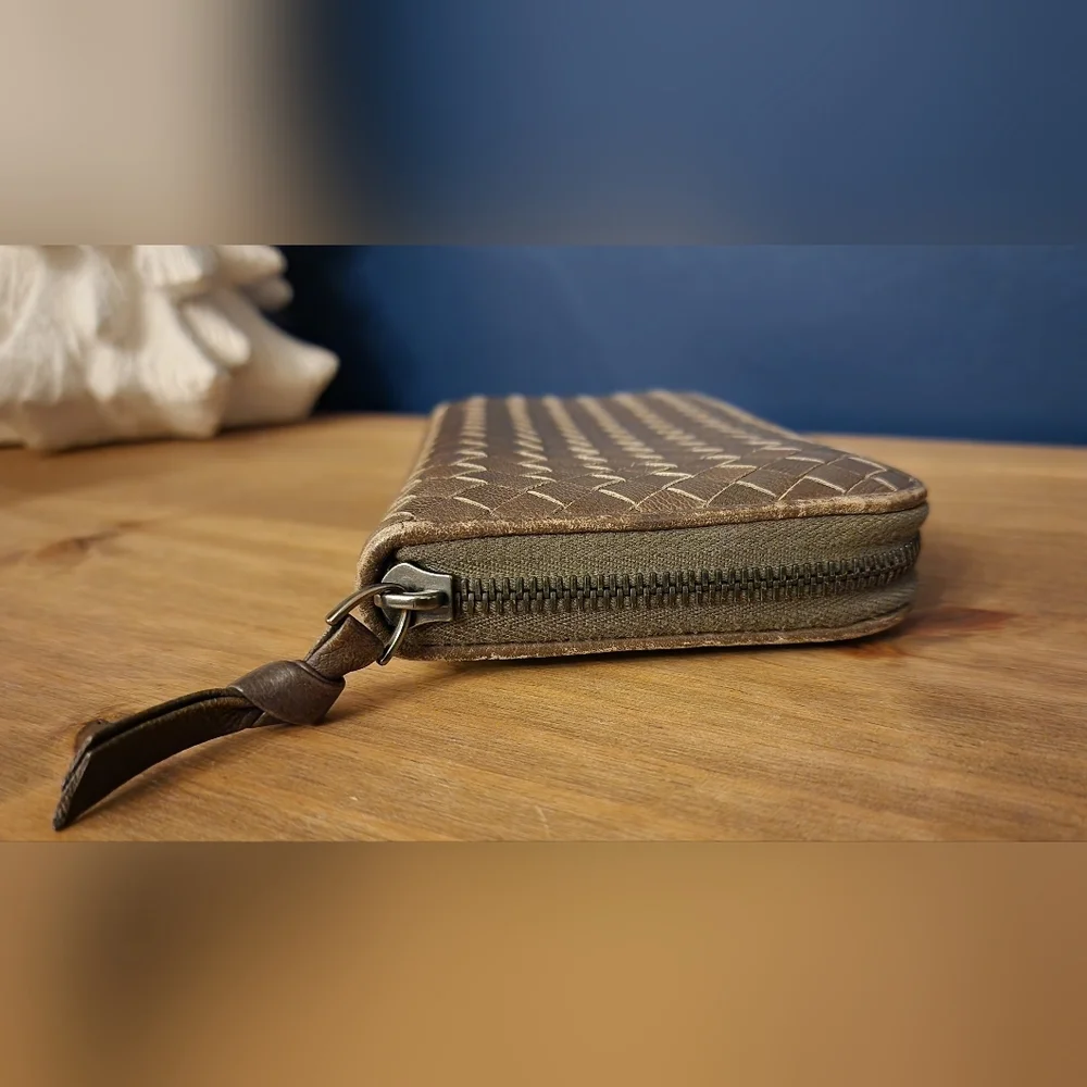 Bottega Veneta Long Zip Wallet - Picture 5 of 8